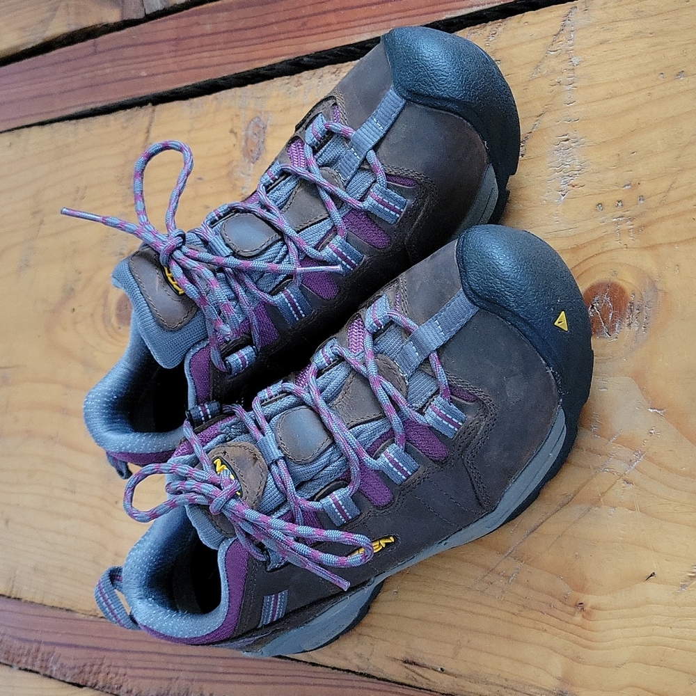 Keen Utility safety steel toe anti slip work shoes sz 7.5 women's.